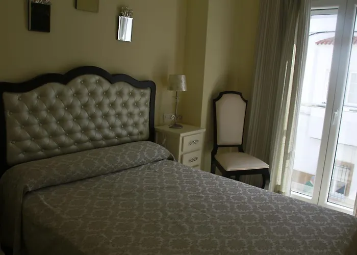 Hotel Hostal Flor De Lis- Lojo Conil De La Frontera